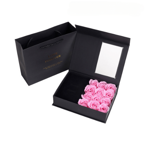 „Love & Roses Geschenkbox“ – Perfekt als Geschenk - TheLoveBoutique