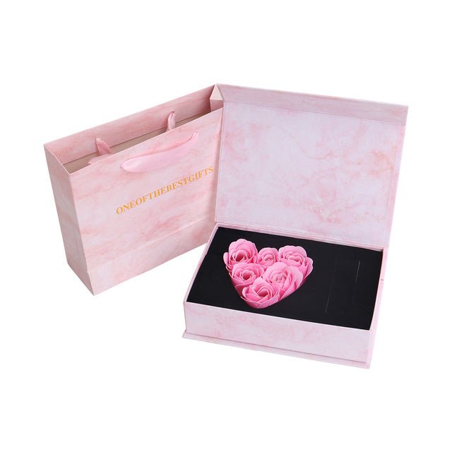 „Love & Roses Geschenkbox“ – Perfekt als Geschenk - TheLoveBoutique