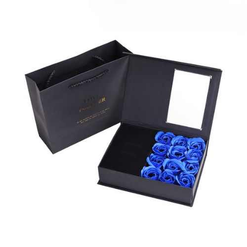 „Love & Roses Geschenkbox“ – Perfekt als Geschenk - TheLoveBoutique